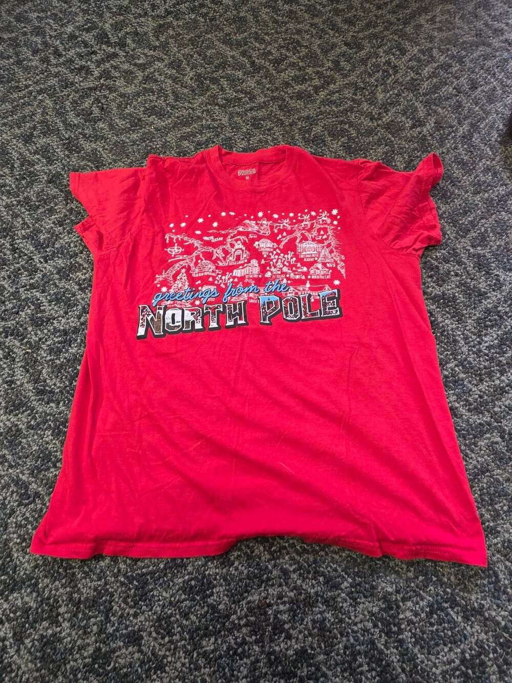 Brisco Brands North Pole Christmas T-Shirt Size M Red